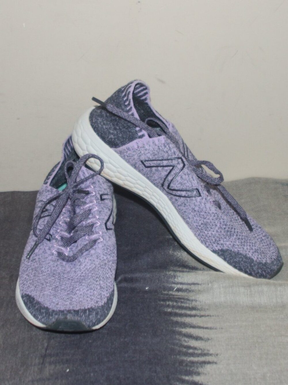 11A   EC LADIES NEW BALANCE "CRUZ" SNEAKERS - 9 - LAVENDER